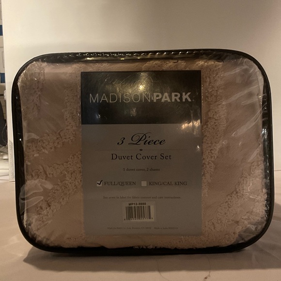 Madison Park Cream/Beige Duvet Cover Set